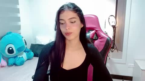 Snapshot of valentinasweet_ chatting on 8, 10, 2025 Valentina online show from 8, 10, 2025