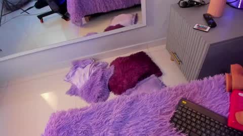 Mia  online show from 20, 4, 2026