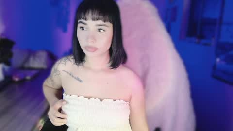 Snapshot of valentinna_5 chatting on 30, 5, 2026 Danielle Please help me to reach 300 thumbs up online show from 30, 5, 2026