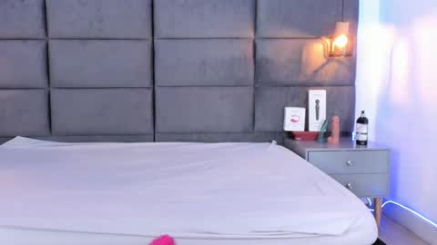 valentino moon online show from 15, 9, 2025