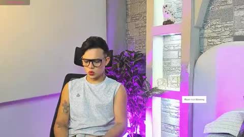 valentino_moretti online show from 2, 12, 2025