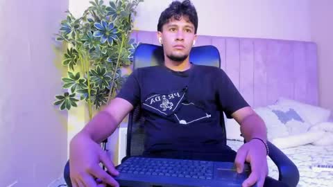 VALENTINO online show from 1, 3, 2026