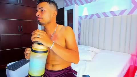  Valentinos  online show from 18, 4, 2026