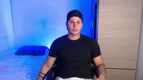 Snapshot of valentinosex_1 chatting on 8, 7, 2026 VALENTINO online show from 8, 7, 2026