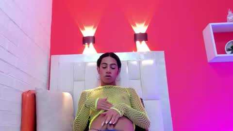 Snapshot of valeria_montesio chatting on 30, 10, 2025 valeria montesio online show from 30, 10, 2025