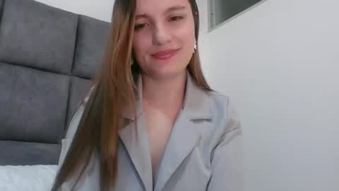 valeriafrannco online show from 6, 2, 2025