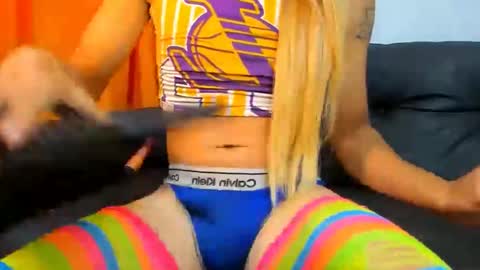 Snapshot of valeriapinkk chatting on 23, 12, 2024 valeriapinkk online show from 23, 12, 2024