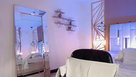 Snapshot of valerie__miller_ chatting on 16, 11, 2025 Valerie online show from 16, 11, 2025