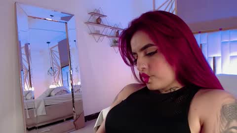 Snapshot of valerie__miller_ chatting on 17, 11, 2025 Valerie online show from 17, 11, 2025