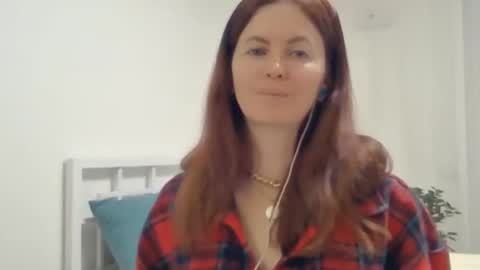 Snapshot of valerie_rose777 chatting on 2, 3, 2025 valerie_rose777 online show from 2, 3, 2025