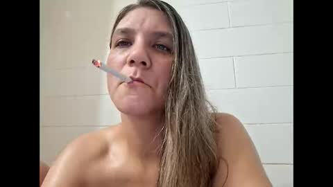 Snapshot of valerierayne13 chatting on 7, 6, 2026 ValerieRayne online show from 7, 6, 2026
