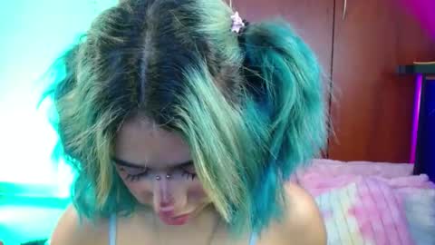 Snapshot of valerysmith18 chatting on 5, 5, 2026 zoe online show from 5, 5, 2026