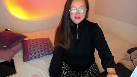 My name is Valery... Nice to meet you  thumb up me please its important online show from 20, 12, 2024