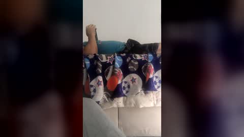 Snapshot of valetv2222 chatting on 12, 6, 2026 valetv2222 online show from 12, 6, 2026