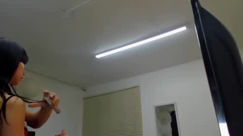 Snapshot of valey_nicole chatting on 12, 7, 2026 valey_nicole online show from 12, 7, 2026