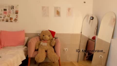 VALIENTE  online show from 15, 10, 2025