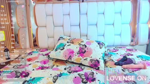 Valkiria moore  online show from 13, 1, 2025