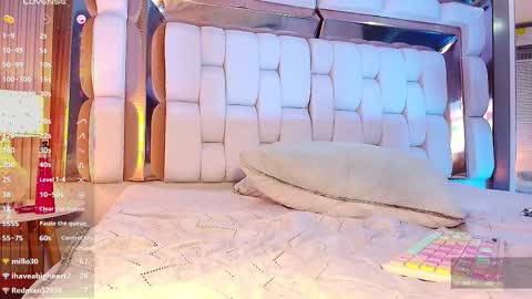 Valkiria moore  online show from 11, 2, 2025