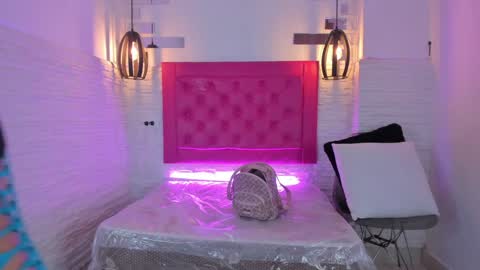 Snapshot of valloletsamar chatting on 7, 2, 2025 Vallolet Peach  online show from 7, 2, 2025