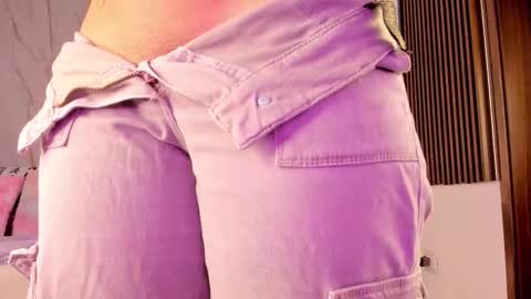 Vallolet Peach  online show from 9, 11, 2025