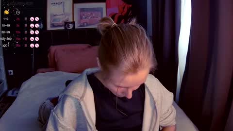 Snapshot of valorant_girl chatting on 27, 5, 2026 Little Devil online show from 27, 5, 2026