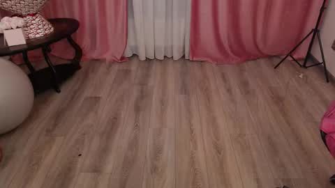 Van online show from 11, 1, 2026