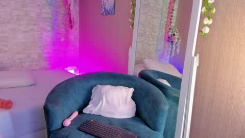 Snapshot of vanessa_santillan chatting on 27, 5, 2026 Vanessa online show from 27, 5, 2026