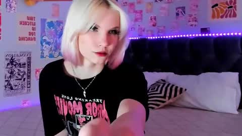 Snapshot of vanessaaustin chatting on 12, 4, 2026 Vanessa online show from 12, 4, 2026