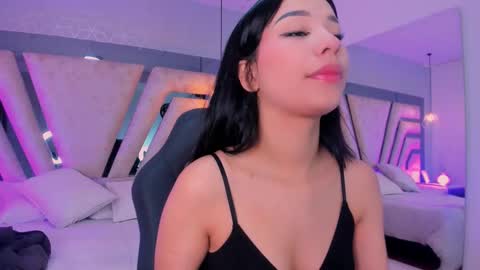 vanessaduval online show from 4, 11, 2025