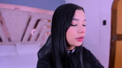 vanessaduval online show from 15, 12, 2025