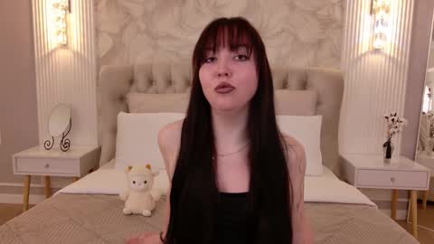 Snapshot of vanessafields chatting on 20, 10, 2025 Vanessa online show from 20, 10, 2025