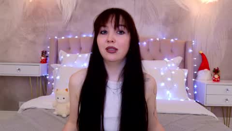 Snapshot of vanessafields chatting on 16, 12, 2025 Vanessa online show from 16, 12, 2025