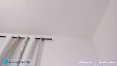 vanessajohnsonn online show from 25, 12, 2024