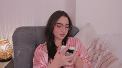 vanessajohnsonn online show from 25, 4, 2026