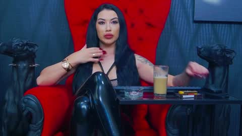 Snapshot of vanessamorningstar1 chatting on 4, 2, 2025 Miss Vanessa online show from 4, 2, 2025