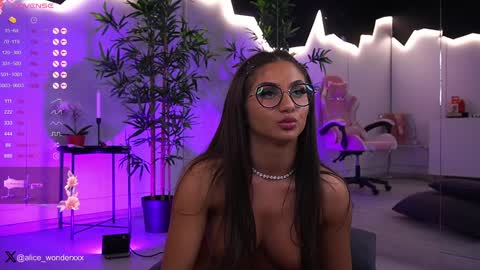 Vanessa Simon online show from 26, 12, 2024