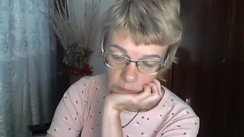 Vanillaxcreamy online show from 19, 10, 2025