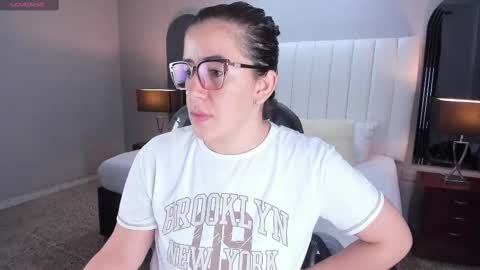 Snapshot of vanitysex chatting on 22, 10, 2025 Karine online show from 22, 10, 2025