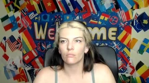 Snapshot of vanrey_ chatting on 22, 6, 2026 Vanessa online show from 22, 6, 2026
