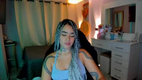 Snapshot of vayolett_bass chatting on 28, 4, 2026 Vayolett Bass online show from 28, 4, 2026