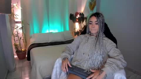 Snapshot of vayolett_bass chatting on 28, 5, 2026 Vayolett Bass online show from 28, 5, 2026