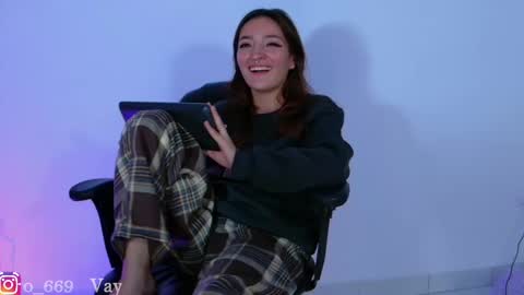 Vayolett online show from 28, 2, 2025