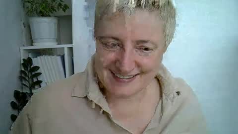Snapshot of vea_motty chatting on 4, 6, 2026 vea_motty online show from 4, 6, 2026