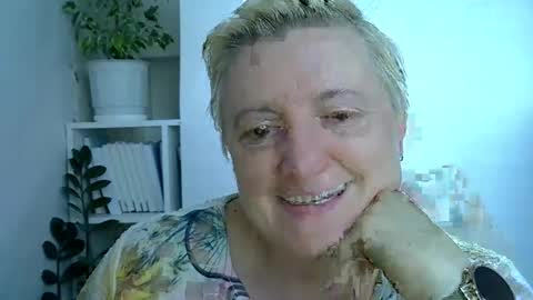 Snapshot of vea_motty chatting on 7, 6, 2026 vea_motty online show from 7, 6, 2026