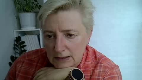 Snapshot of vea_motty chatting on 9, 6, 2026 vea_motty online show from 9, 6, 2026