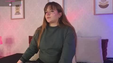 Vee Simons online show from 27, 10, 2025