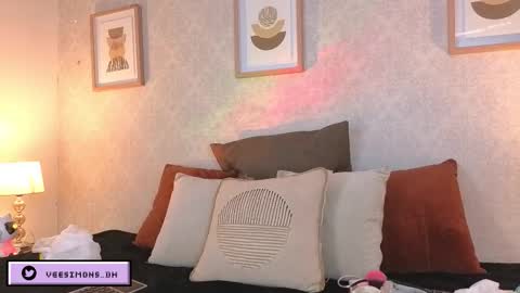 Vee Simons online show from 5, 2, 2026