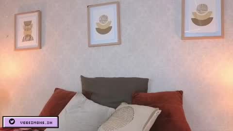 Snapshot of veesimons_dh chatting on 24, 4, 2026 Vee Simons online show from 24, 4, 2026