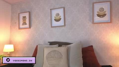 Snapshot of veesimons_dh chatting on 8, 5, 2026 Vee Simons online show from 8, 5, 2026