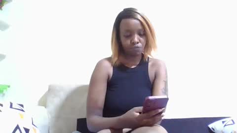 Snapshot of veey_dellah chatting on 22, 12, 2025 veey online show from 22, 12, 2025